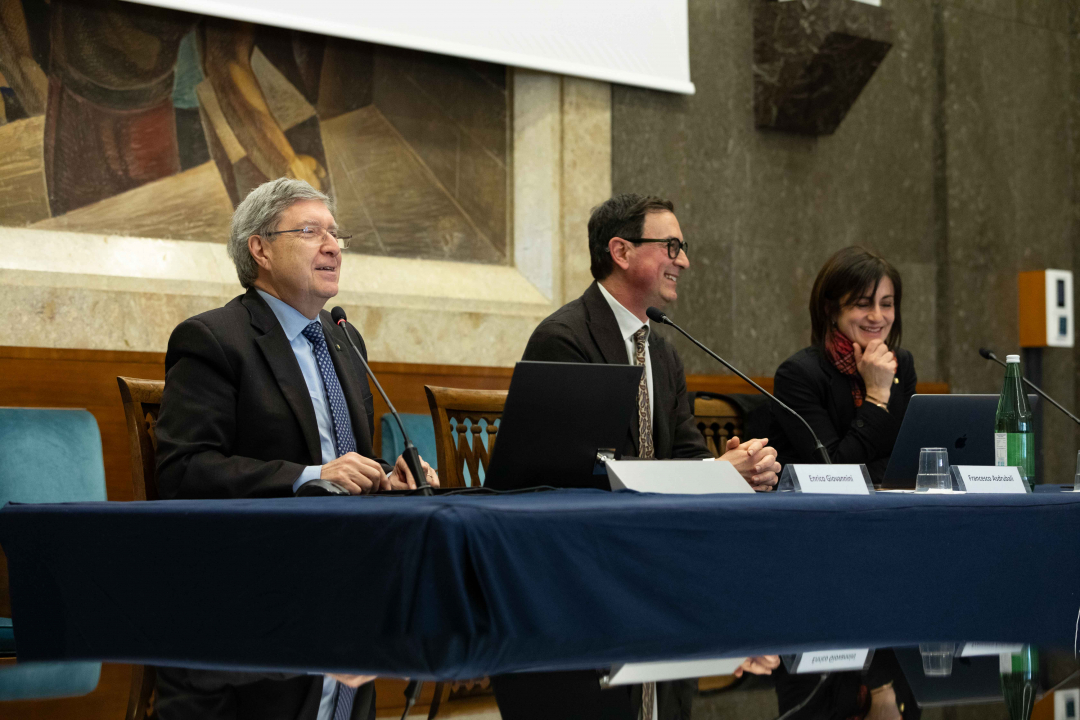 il tavolo dei relatori: Enrico Giovannini, Francesco Asdrubali e Maura Marchegiani